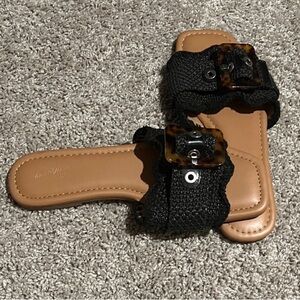 Universal Thread Black and Tan Sandals